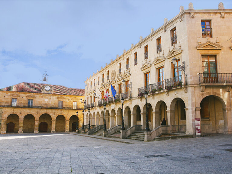 Seis detenidos por la Guardia Civil tras un registro en el Ayuntamiento de Soria